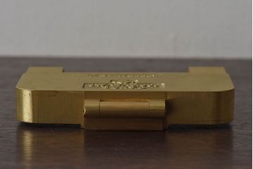 アンティーク雑貨　ビンテージ　IWATA(岩田)　古い真鍮製の錠前(鍵、カギ)・鍵2個付き(1)