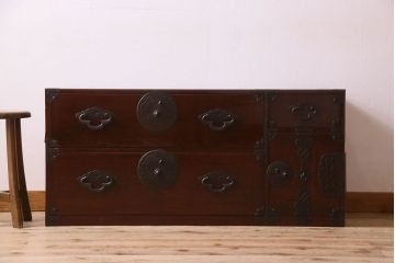 アンティーク家具　R-3　古民具・骨董　前面栗材!漆塗りが美しい時代箪笥ローボード・上段(米沢箪笥、衣装箪笥、引き出し、テレビボード)