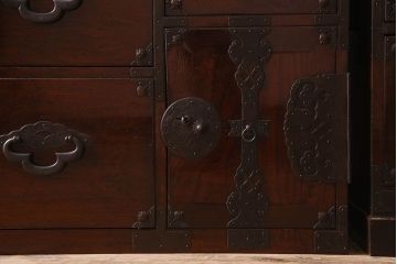 アンティーク家具　R-3　古民具・骨董　前面栗材!漆塗りが美しい時代箪笥ローボード・上段(米沢箪笥、衣装箪笥、引き出し、テレビボード)
