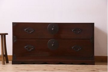 アンティーク家具　R-3　古民具・骨董　前面栗材!漆塗りが美しい時代箪笥ローボード・下段(米沢箪笥、衣装箪笥、引き出し、テレビボード)