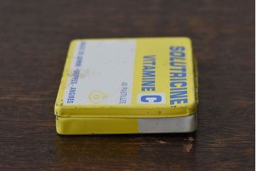 アンティーク雑貨　フランスアンティーク　シャビーなティン缶(ブリキ缶、小物入れ)