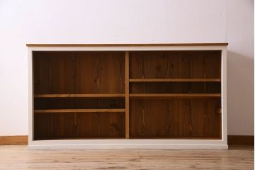 ペイント家具　アイボリーカラー　樺材天板の戸棚(キャビネット、カウンター)