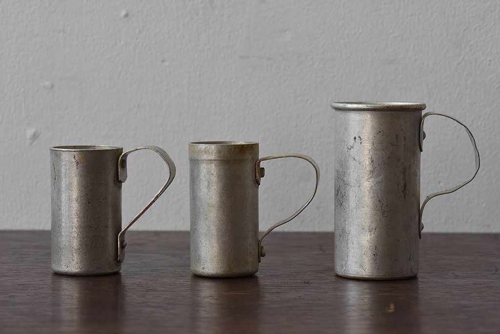 アンティーク雑貨　ビンテージ　ハンガリー製　アルミ製計量コップ(計量カップ)3個セット