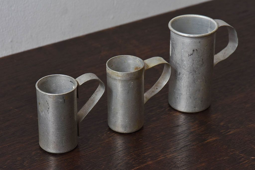 アンティーク雑貨　ビンテージ　ハンガリー製　アルミ製計量コップ(計量カップ)3個セット