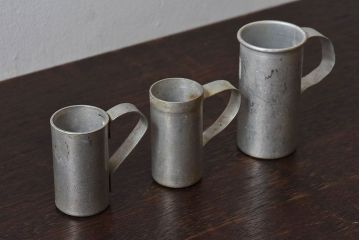 アンティーク雑貨　ビンテージ　ハンガリー製　アルミ製計量コップ(計量カップ)3個セット