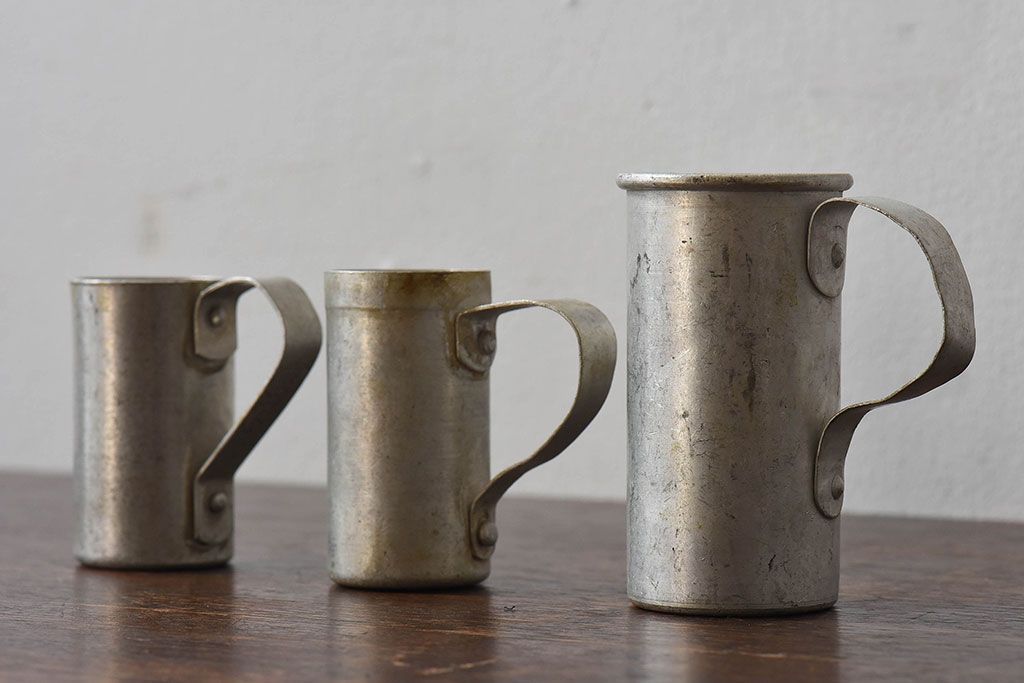 アンティーク雑貨　ビンテージ　ハンガリー製　アルミ製計量コップ(計量カップ)3個セット