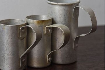 アンティーク雑貨　ビンテージ　ハンガリー製　アルミ製計量コップ(計量カップ)3個セット