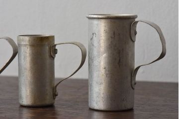 アンティーク雑貨　ビンテージ　ハンガリー製　アルミ製計量コップ(計量カップ)3個セット