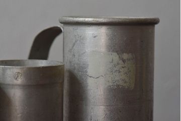 アンティーク雑貨　ビンテージ　ハンガリー製　アルミ製計量コップ(計量カップ)3個セット