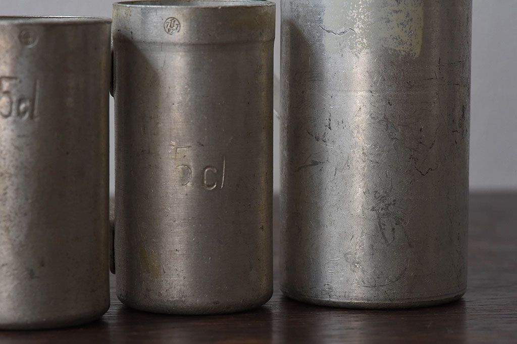 アンティーク雑貨　ビンテージ　ハンガリー製　アルミ製計量コップ(計量カップ)3個セット