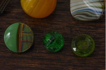 アンティーク雑貨　ビンテージ　チェコガラスボタン11個セット(3)