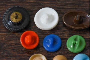 アンティーク雑貨　ビンテージ　個性豊かなチェコガラスボタン11個セット