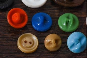 アンティーク雑貨　ビンテージ　個性豊かなチェコガラスボタン11個セット