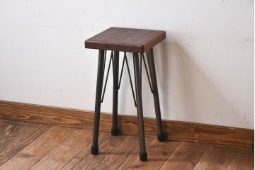 アンティーク雑貨　ラフジュ工房オリジナル　シンプルで使いやすい角スツール(椅子、チェア、イス)