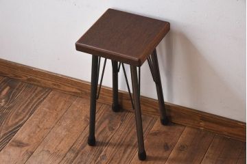 アンティーク雑貨　ラフジュ工房オリジナル　シンプルで使いやすい角スツール(椅子、チェア、イス)