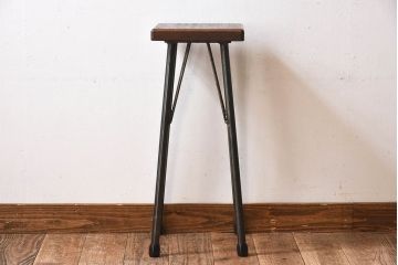 アンティーク雑貨　ラフジュ工房オリジナル　シンプルで使いやすい角ハイスツール(椅子、チェア、イス)