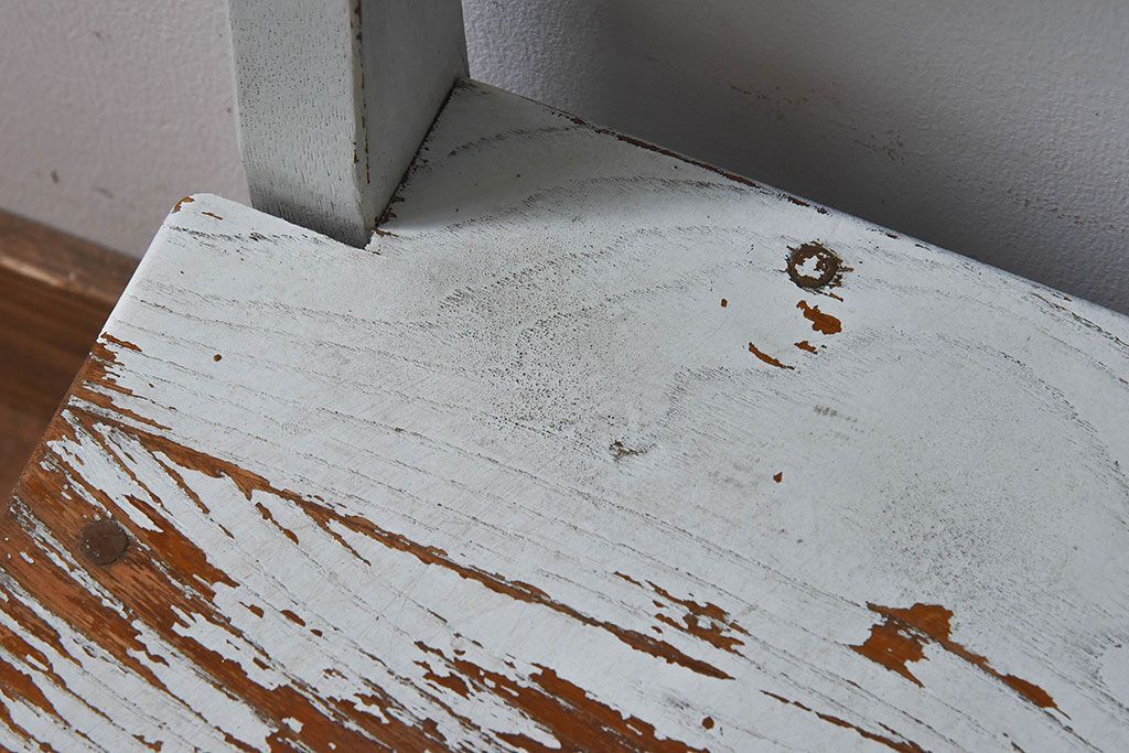 アンティーク雑貨　オリジナルペイント　小さな子供椅子(飾り台)