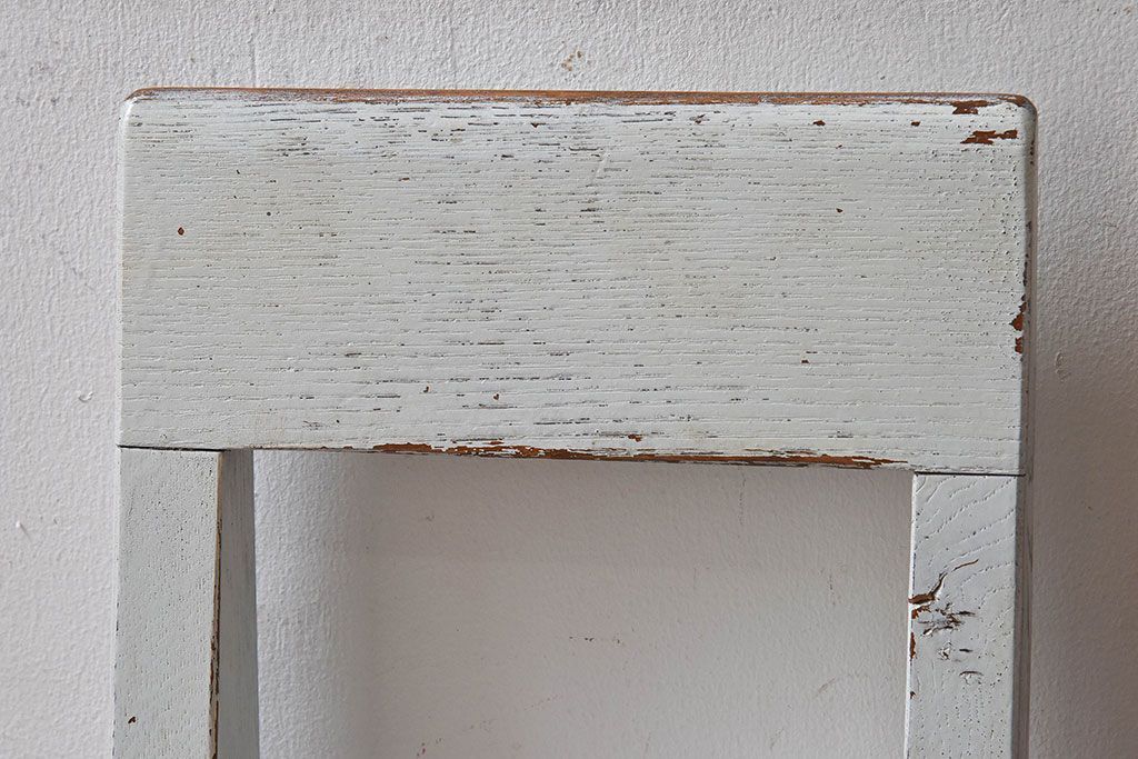 アンティーク雑貨　オリジナルペイント　小さな子供椅子(飾り台)