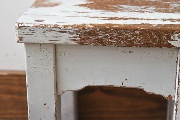 アンティーク雑貨　オリジナルペイント　小さな子供椅子(飾り台)