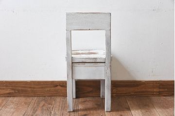アンティーク雑貨　オリジナルペイント　小さな子供椅子(飾り台)