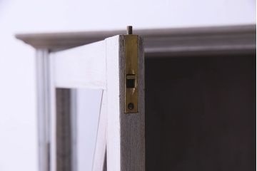ペイント家具　印象的なデザインの扉が素敵なブックケース(本箱、収納棚、飾り棚)