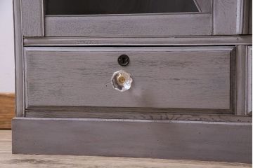 ペイント家具　印象的なデザインの扉が素敵なブックケース(本箱、収納棚、飾り棚)