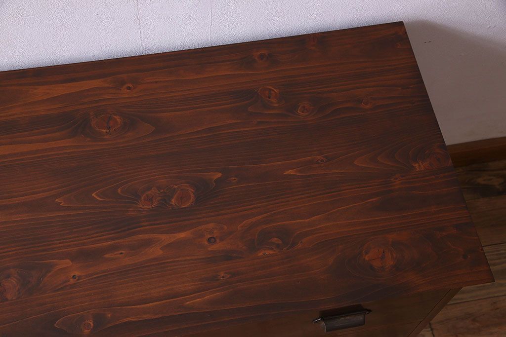 レトロ家具　昭和レトロ　前面ケヤキ材　木の質感が味わい深い鉄脚ローチェスト(ローボード、衣装箪笥、テレビ台)