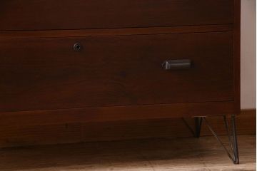 レトロ家具　昭和レトロ　前面ケヤキ材　木の質感が味わい深い鉄脚ローチェスト(ローボード、衣装箪笥、テレビ台)