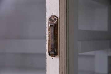 アンティーク家具　大正〜昭和期　暖かみのある色合いが素敵な食器棚(収納棚、戸棚、飾り棚、ガラスケース)