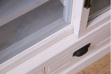 アンティーク家具　大正〜昭和期　暖かみのある色合いが素敵な食器棚(収納棚、戸棚、飾り棚、ガラスケース)