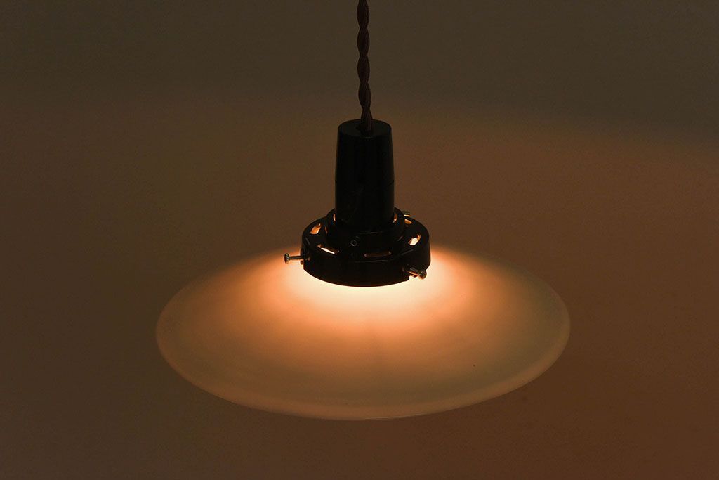 昭和レトロ　温かみのある平笠のシェード(電笠)(2)