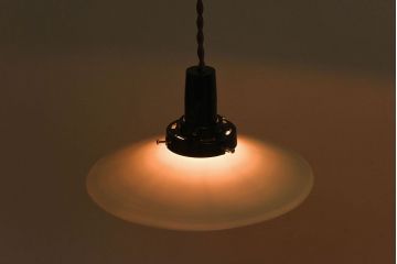 昭和レトロ　温かみのある平笠のシェード(電笠)(2)