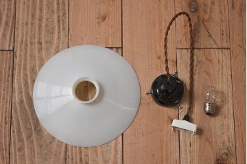 昭和レトロ　温かみのある平笠のシェード(電笠)(2)