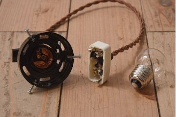 昭和レトロ　温かみのある平笠のシェード(電笠)(2)