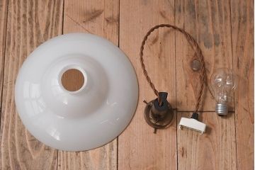 昭和レトロ　温かみのある平笠のシェード(電笠)(3)