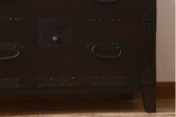 アンティーク家具　明治大正期　鋲が豪華な時代箪笥ローボード(ローチェスト、引き出し)(2)