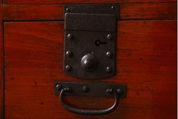 アンティーク家具　和製アンティーク　脚付き!観音開き時代箪笥ローボード(ローチェスト、引き出し、リビングボード)