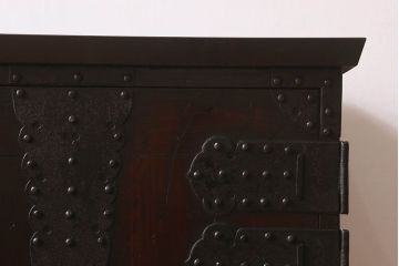 アンティーク家具　和製アンティーク　脚付き!観音開き時代箪笥ローボード(ローチェスト、引き出し、リビングボード)