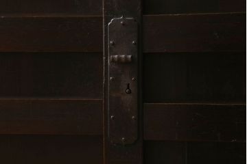 アンティーク家具　古民具・骨董　明治期　和モダンな空間に良く合う帳場箪笥(引き出し、収納箪笥、テレビボード)