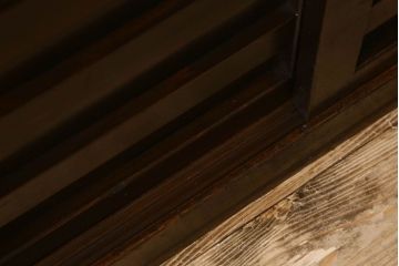 アンティーク家具　古民具・骨董　明治期　和モダンな空間に良く合う帳場箪笥(引き出し、収納箪笥、テレビボード)