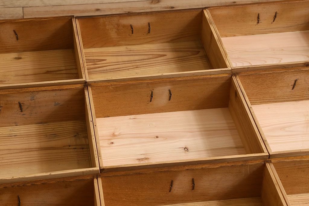 アンティーク家具　和製アンティーク　前面栗材　引き出し12杯付きのチェスト(引き出し、衣装箪笥)