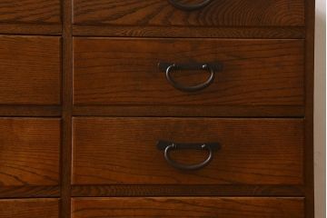 アンティーク家具　和製アンティーク　前面栗材　引き出し12杯付きのチェスト(引き出し、衣装箪笥)