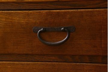 アンティーク家具　和製アンティーク　前面栗材　引き出し12杯付きのチェスト(引き出し、衣装箪笥)