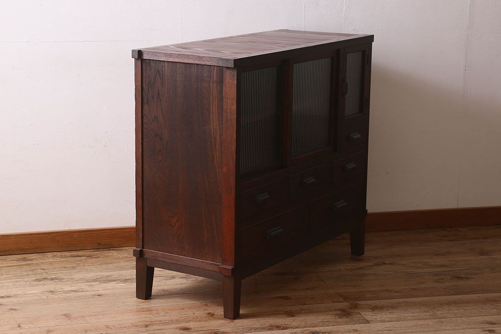 アンティーク家具　和製アンティーク　前面ケヤキ材　モールガラス入りの収納棚(食器棚、本箱、ブックケース)