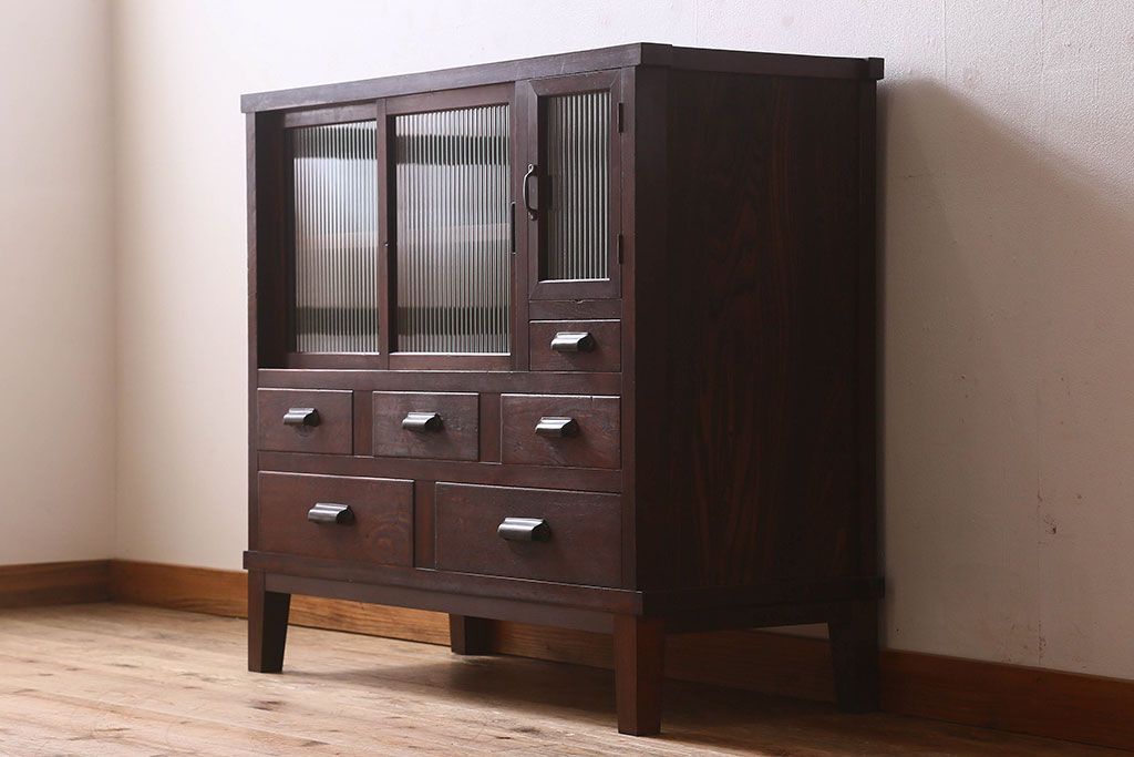 アンティーク家具　和製アンティーク　前面ケヤキ材　モールガラス入りの収納棚(食器棚、本箱、ブックケース)