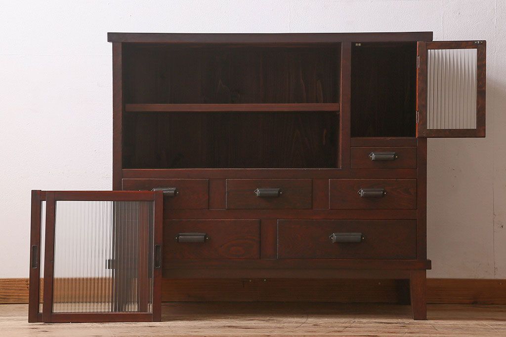 アンティーク家具　和製アンティーク　前面ケヤキ材　モールガラス入りの収納棚(食器棚、本箱、ブックケース)