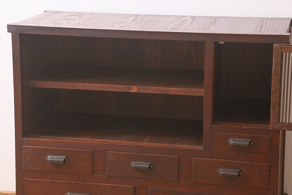 アンティーク家具　和製アンティーク　前面ケヤキ材　モールガラス入りの収納棚(食器棚、本箱、ブックケース)