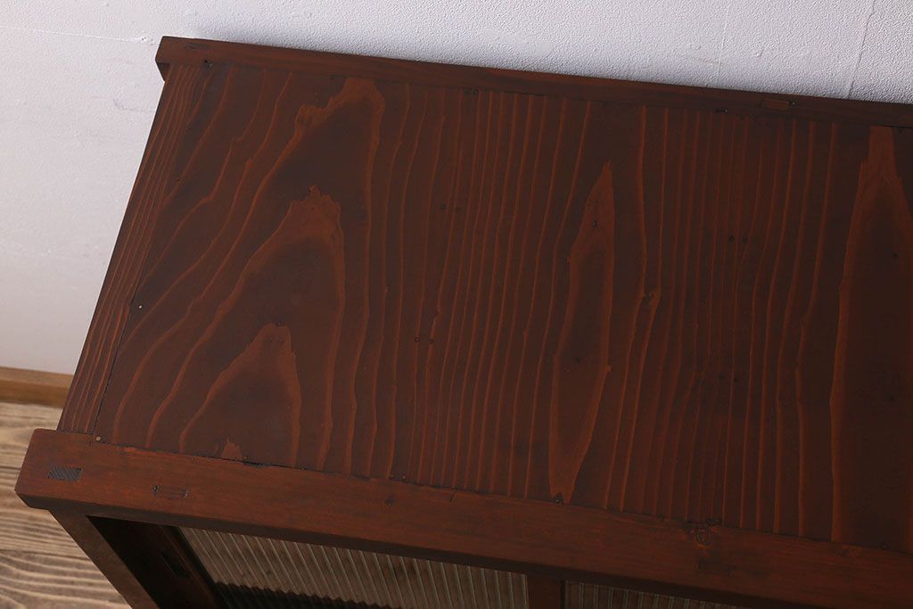 アンティーク家具　和製アンティーク　前面ケヤキ材　モールガラス入りの収納棚(食器棚、本箱、ブックケース)