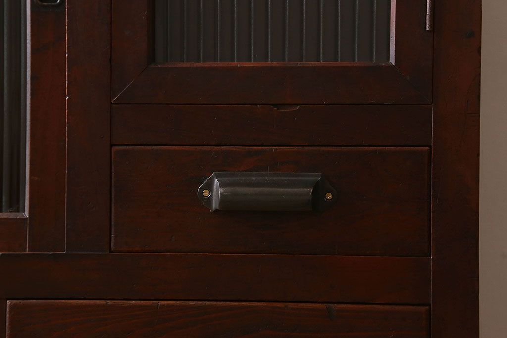 アンティーク家具　和製アンティーク　前面ケヤキ材　モールガラス入りの収納棚(食器棚、本箱、ブックケース)