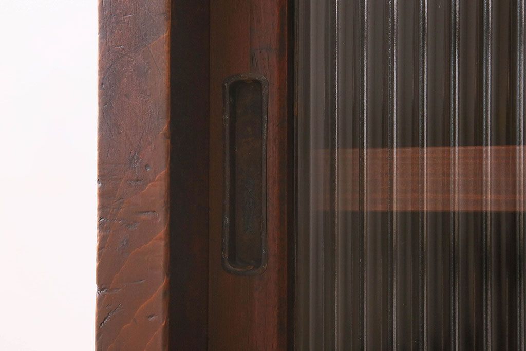 アンティーク家具　和製アンティーク　前面ケヤキ材　モールガラス入りの収納棚(食器棚、本箱、ブックケース)